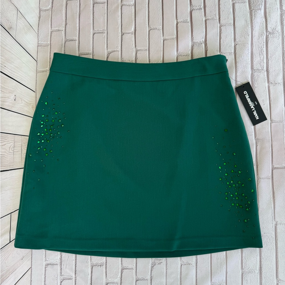 NWT Karl Lagerfeld Green Skirt Rhinestones Size 14
Msrp 109$